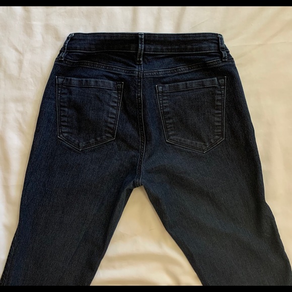 Ann Taylor Curvy Crop Jean 27/4 - Picture 4 of 9